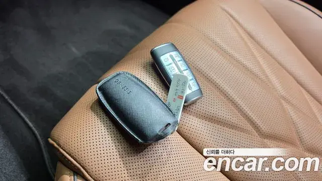 Genesis Electrified G80 2021 — Photo 15/20