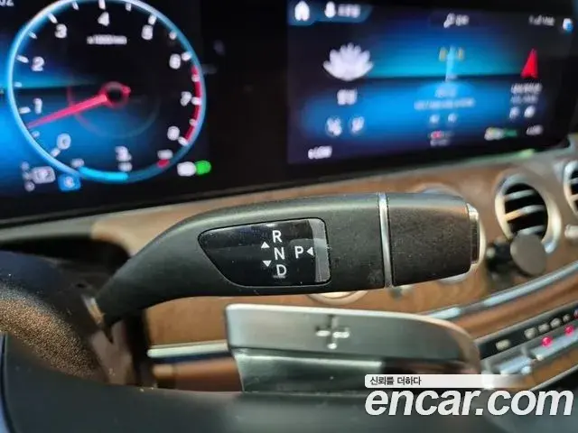 Mercedes-Benz E-Class 2020 — Фото 7/20