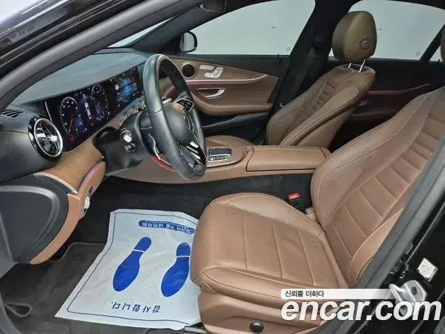 Mercedes-Benz E-Class 2020 — Фото 11/20