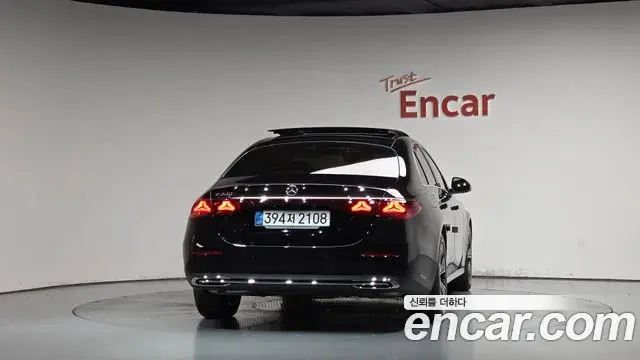Mercedes-Benz E-Class 2025 — Фото 4/20