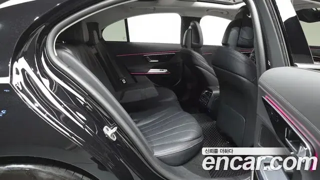 Mercedes-Benz E-Class 2025 — Фото 11/20