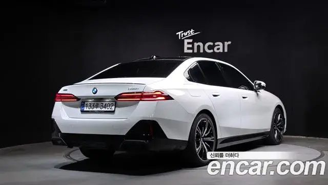 BMW 5 Series 2025 — Şəkil 2/20