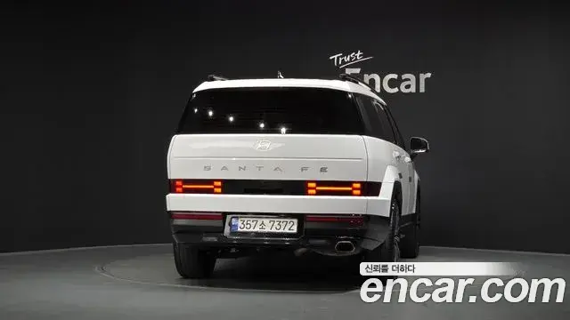 Hyundai Santa Fe 2023 — Фото 4/20