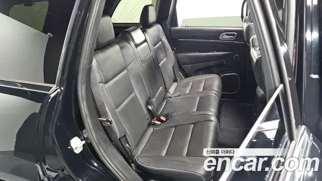 Jeep Grand Cherokee 2019 — Şəkil 11/20