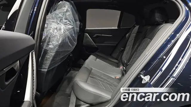 BMW 5 Series 2025 — Photo 12/20