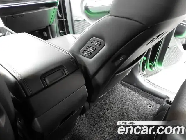 Hyundai Santa Fe 2025 — Фото 11/19