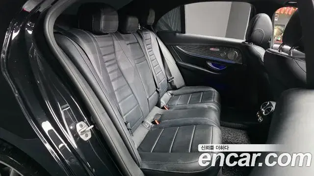 Mercedes-Benz E-Class 2022 — Şəkil 12/20