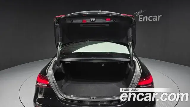 Mercedes-Benz E-Class 2022 — Şəkil 20/20