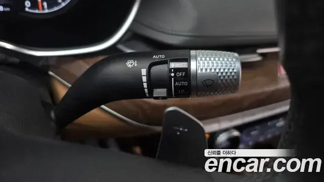 Genesis Electrified G80 2020 — Photo 18/20