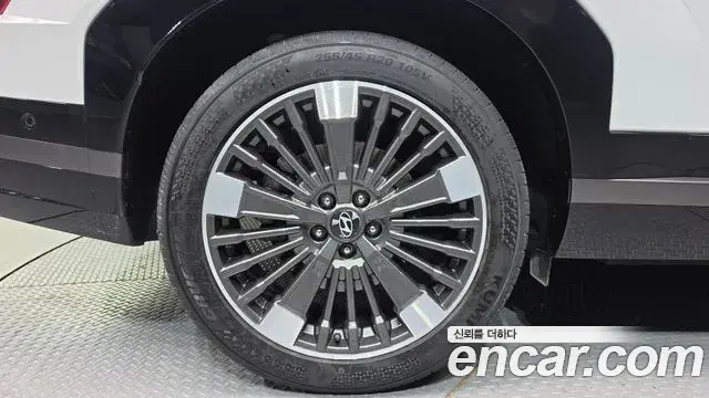 Hyundai Santa Fe 2023 — Photo 5/20