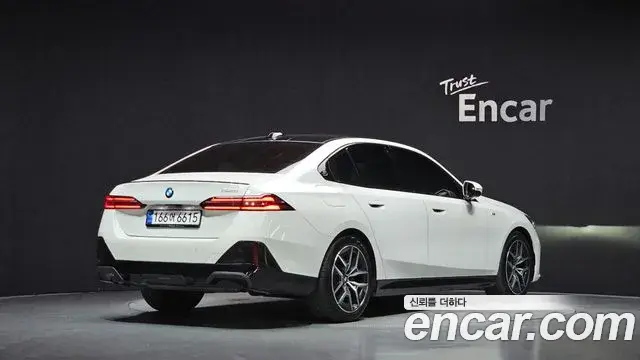 BMW 5 Series 2024 — Şəkil 2/20