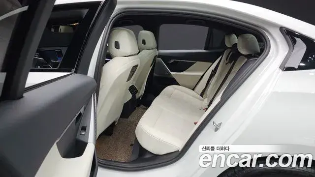 BMW 5 Series 2024 — Şəkil 18/20