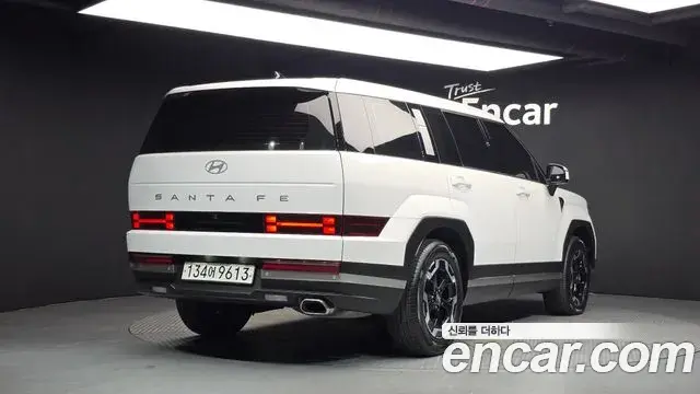 Hyundai Santa Fe 2023 — Photo 2/20