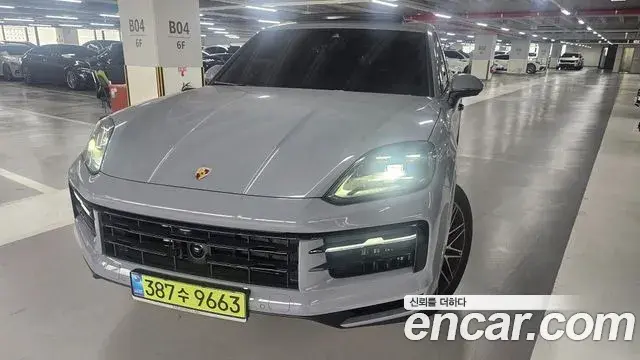 Porsche Cayenne 2024 — Photo 1/14
