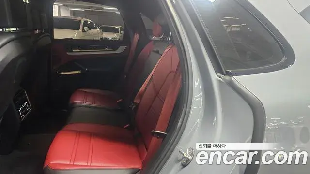 Porsche Cayenne 2024 — Photo 5/14