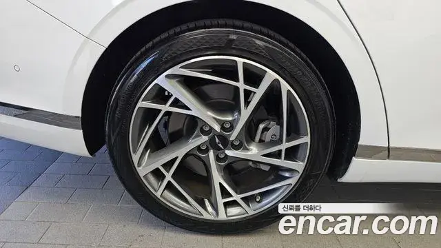 Genesis G90 2022 — Photo 5/20