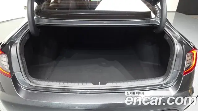 Hyundai Sonata 2022 — Фото 19/20