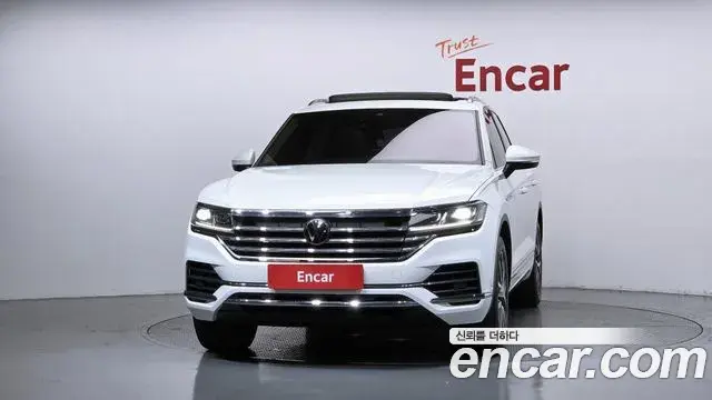 Volkswagen Touareg 2020 — Photo 2/20