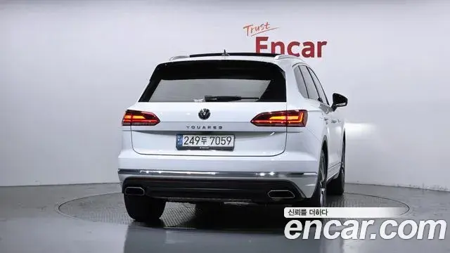 Volkswagen Touareg 2020 — Photo 3/20