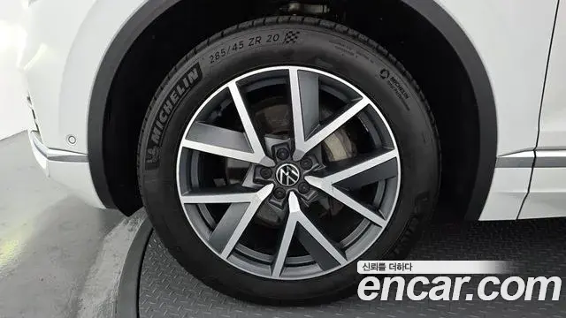 Volkswagen Touareg 2020 — Photo 4/20
