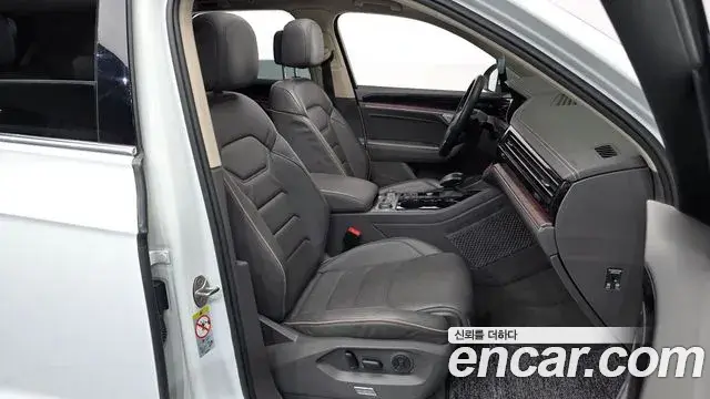 Volkswagen Touareg 2020 — Photo 11/20