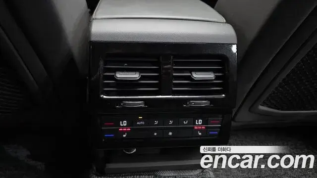 Volkswagen Touareg 2020 — Photo 18/20