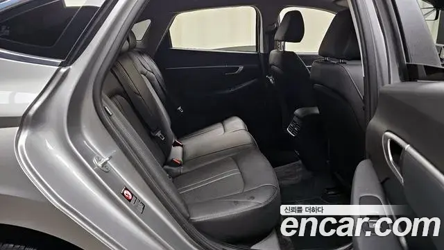 Hyundai Sonata Hybrid 2019 — ფოტო 8/20