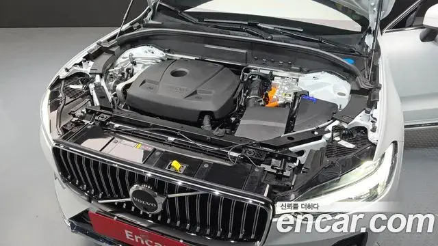 Volvo XC60 2025 — Photo 6/20