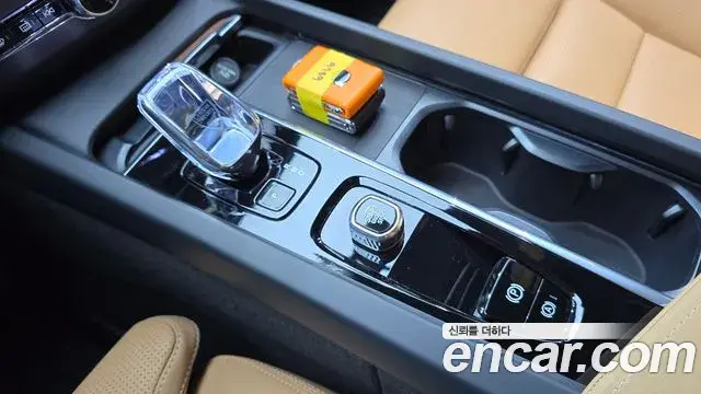 Volvo XC60 2025 — Photo 9/20
