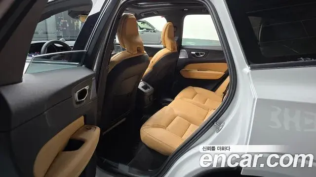 Volvo XC60 2025 — Photo 11/20