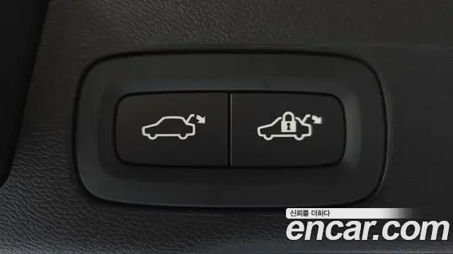 Volvo XC60 2025 — Photo 19/20