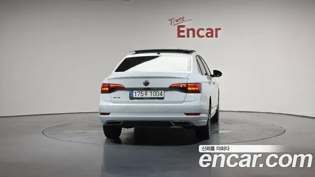 Volkswagen Jetta 2020 — Photo 7/20