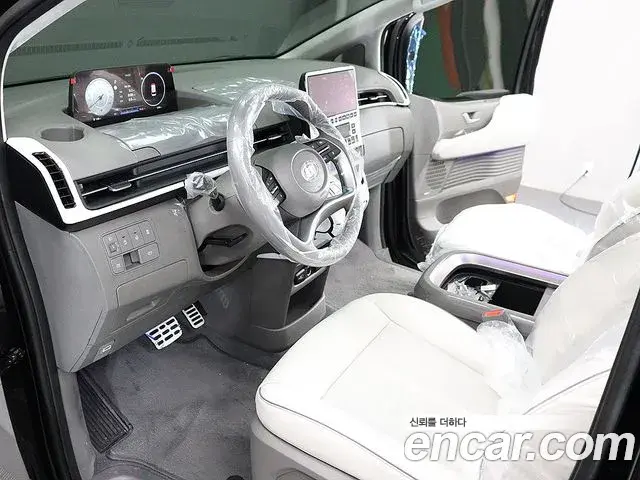 Hyundai Staria 2025 — Şəkil 16/20