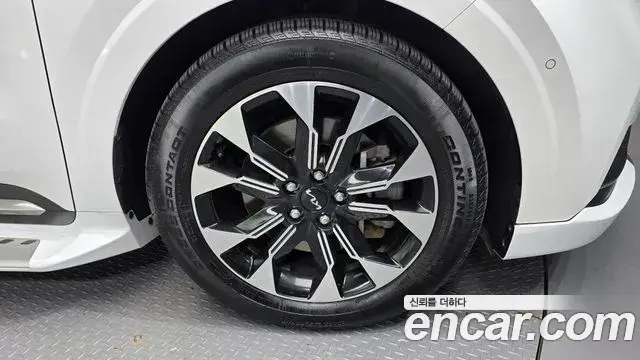 Kia Carnival 2023 — Photo 5/20