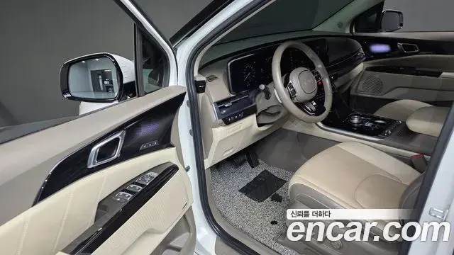 Kia Carnival 2023 — Photo 11/20