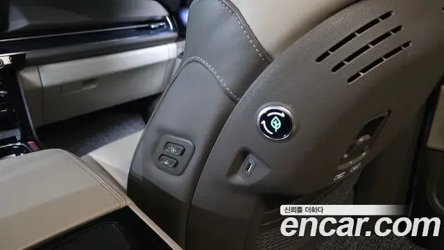 Kia Carnival 2023 — Photo 16/20