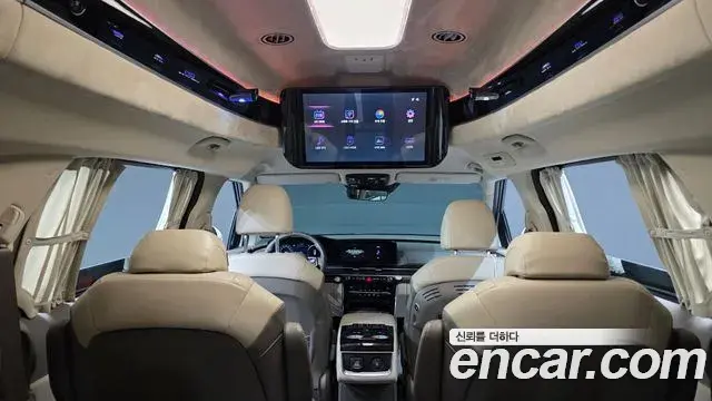 Kia Carnival 2023 — Photo 18/20