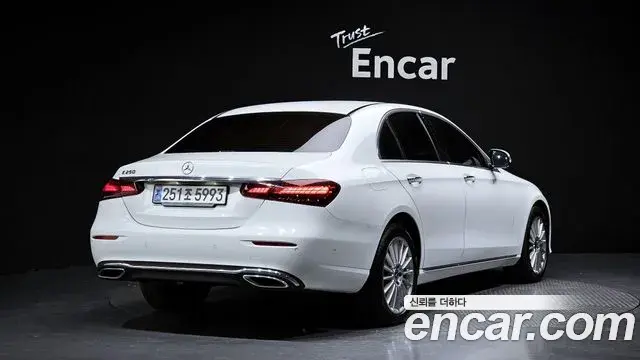 Mercedes-Benz E-Class 2023 — Şəkil 1/20