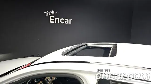 Mercedes-Benz E-Class 2023 — Şəkil 19/20