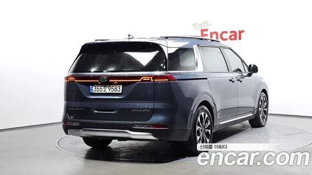 Kia Carnival 2021 — Photo 2/20