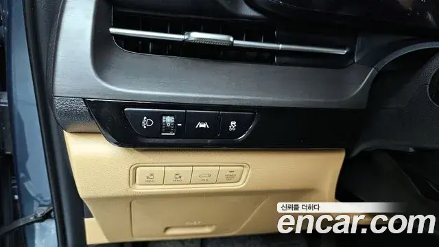 Kia Carnival 2021 — Photo 17/20
