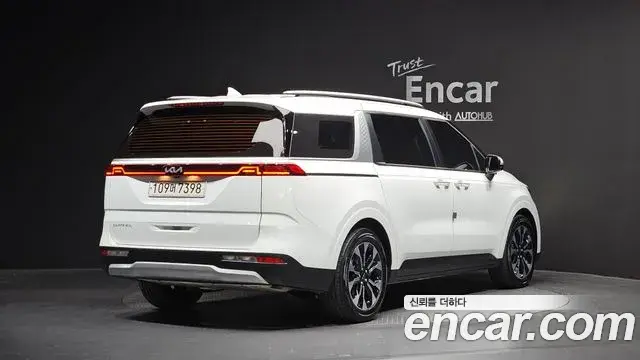 Kia Carnival 2021 — Photo 2/20