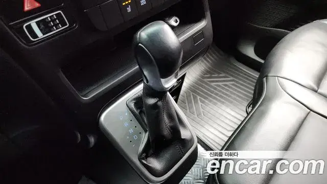 Hyundai Staria 2021 — Фото 9/20