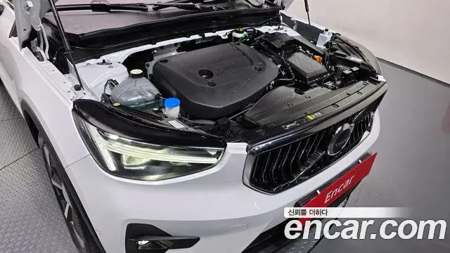 Volvo XC40 2024 — Photo 6/20