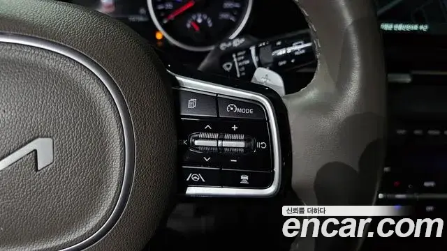 Kia Carnival 2022 — Şəkil 19/20