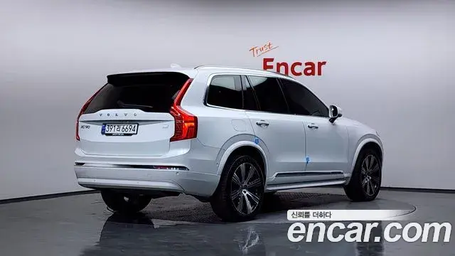 Volvo XC90 2023 — Photo 2/20