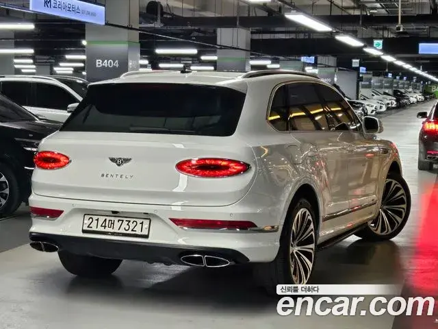 Bentley Bentayga 2021 — Şəkil 13/20