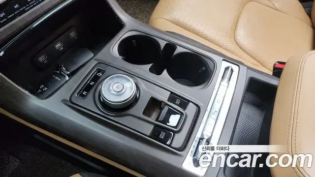 Kia Carnival 2022 — Photo 8/20