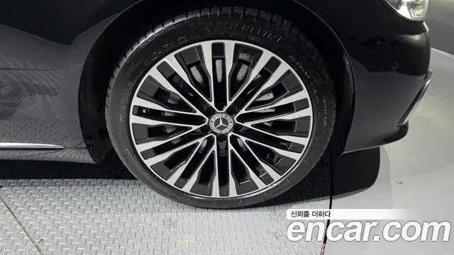 Mercedes-Benz S-Class 2022 — Photo 5/20