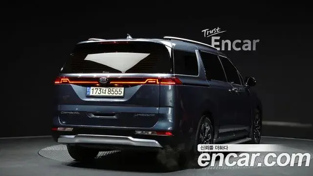 Kia Carnival 2021 — Photo 2/20